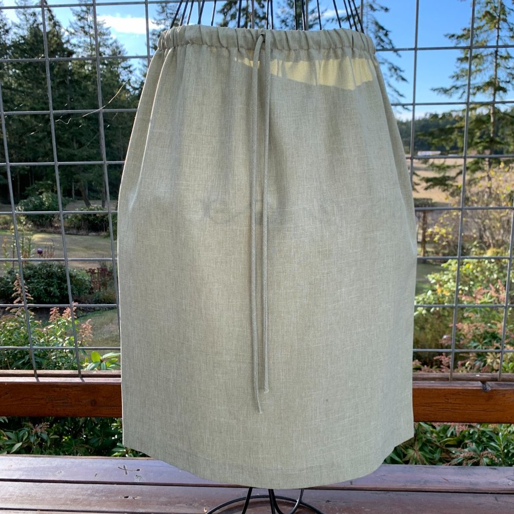 Ladies 14P Green Woven Elastic Drawstring Waist Knee Length Skirt